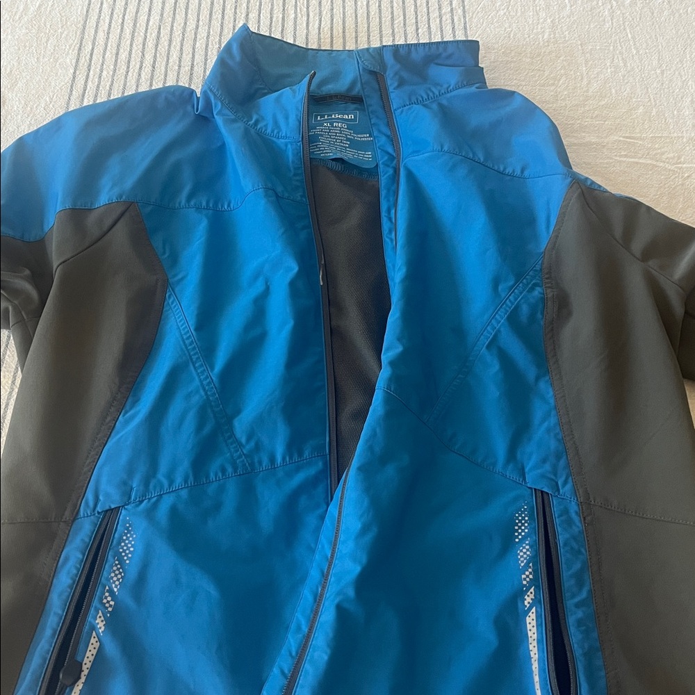L.L. Bean Vibrant Blue Jacket great for cycling or running